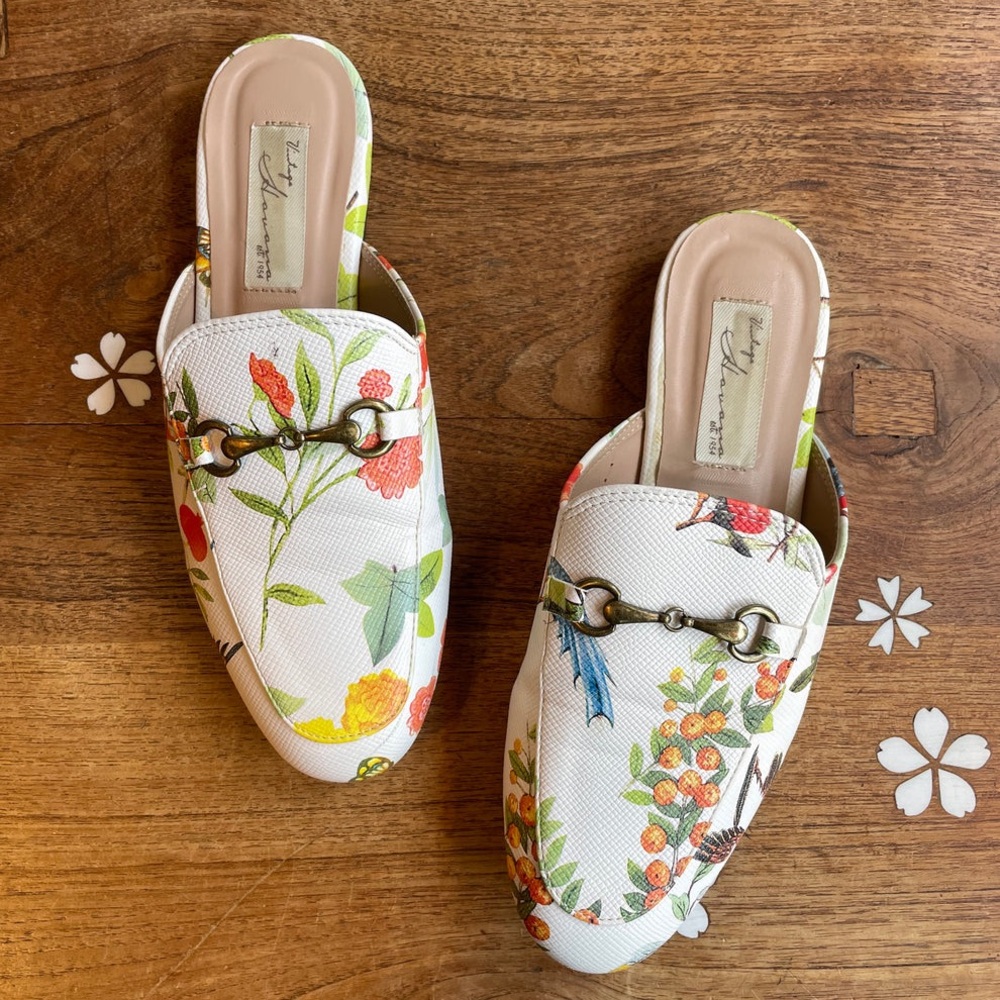 Vintage Havana White floral  Mules size ladies 8.5